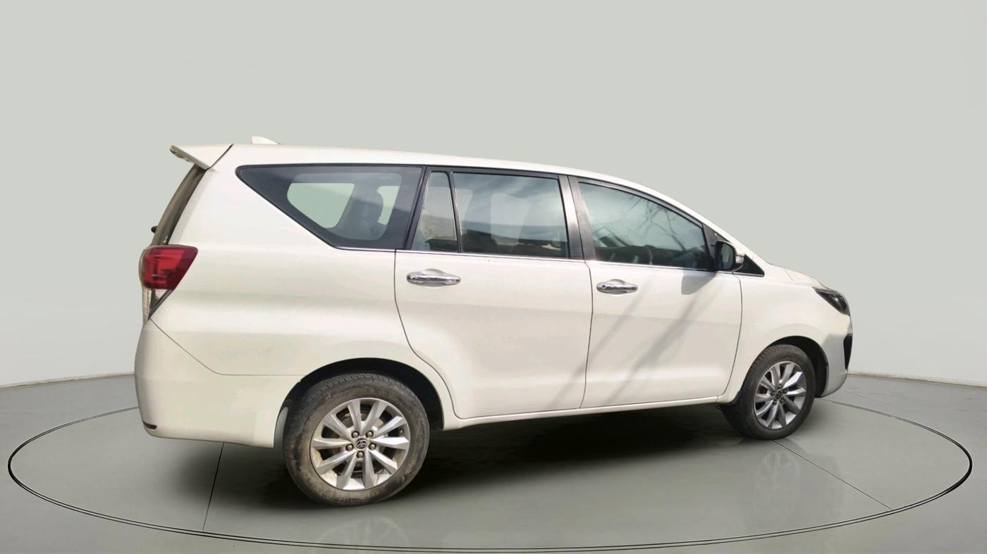 2017 Toyota Innova Crysta 2.4 VX 7 STR, Diesel, Manual, 1,06,480 km, exterior
