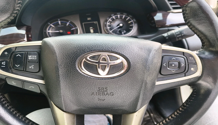 2017 Toyota Innova Crysta 2.4 VX 7 STR, Diesel, Manual, 1,06,480 km, interior