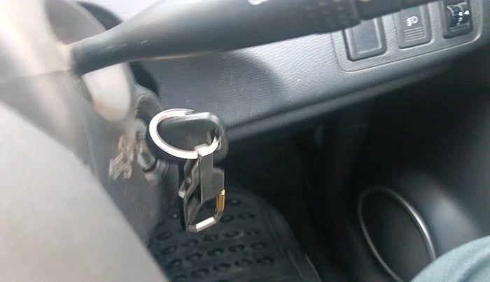 2010 Maruti Swift VXI, Petrol, Manual, 1,00,715 km, interior