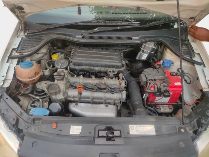 2011 Volkswagen Vento COMFORTLINE 1.6, Petrol, Manual, 68,967 km, exterior