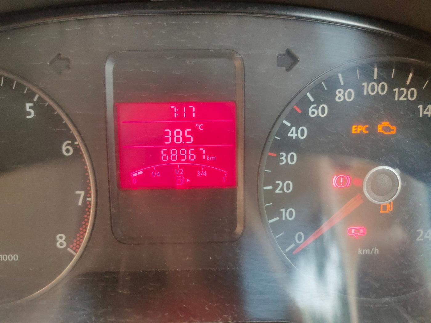 2011 Volkswagen Vento COMFORTLINE 1.6, Petrol, Manual, 68,967 km, interior