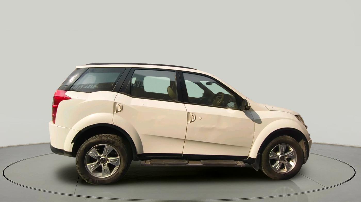 2015 Mahindra XUV500 W8, Diesel, Manual, 1,48,965 km, exterior