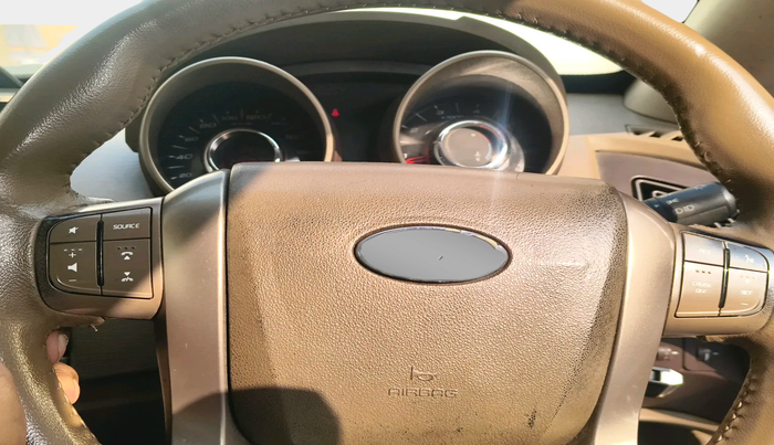 2015 Mahindra XUV500 W8, Diesel, Manual, 1,48,965 km, interior