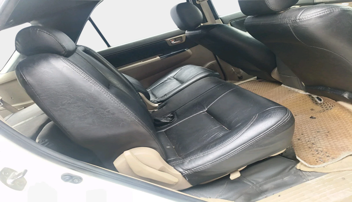 2012 Toyota Fortuner 3.0 4X2 MT, Diesel, Manual, 1,23,882 km, interior