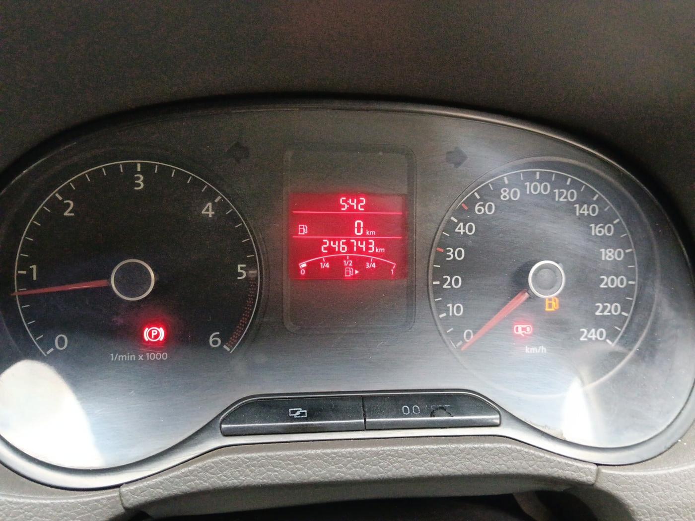 2012 Volkswagen Vento HIGHLINE DIESEL 1.6, Diesel, Manual, 2,47,000 km, interior