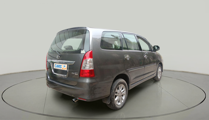 2013 Toyota Innova 2.5 VX 7 STR, Diesel, Manual, 67,310 km, exterior