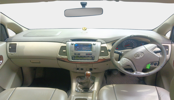 2013 Toyota Innova 2.5 VX 7 STR, Diesel, Manual, 67,310 km, interior