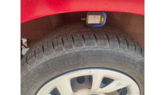 2013 Honda Brio S MT, Petrol, Manual, 43,972 km, tyre