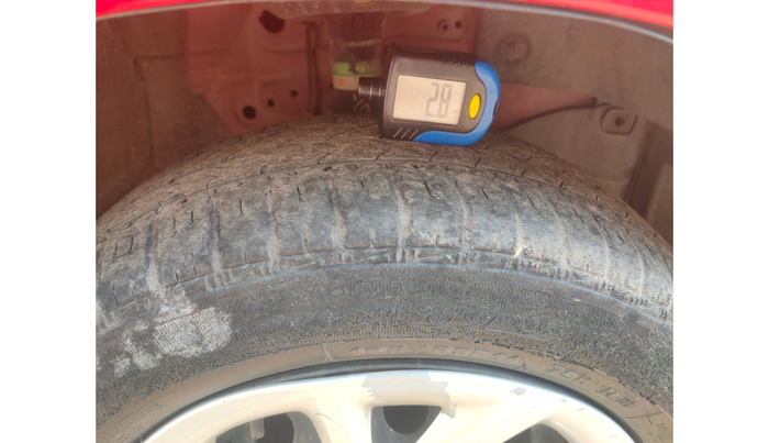 2013 Honda Brio S MT, Petrol, Manual, 43,972 km, tyre