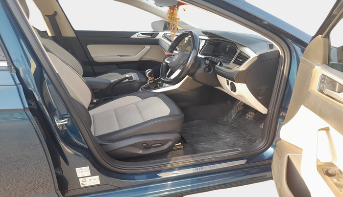 2025 Volkswagen VIRTUS TOPLINE TSI 1.0 MT, Petrol, Manual, 39,745 km, interior