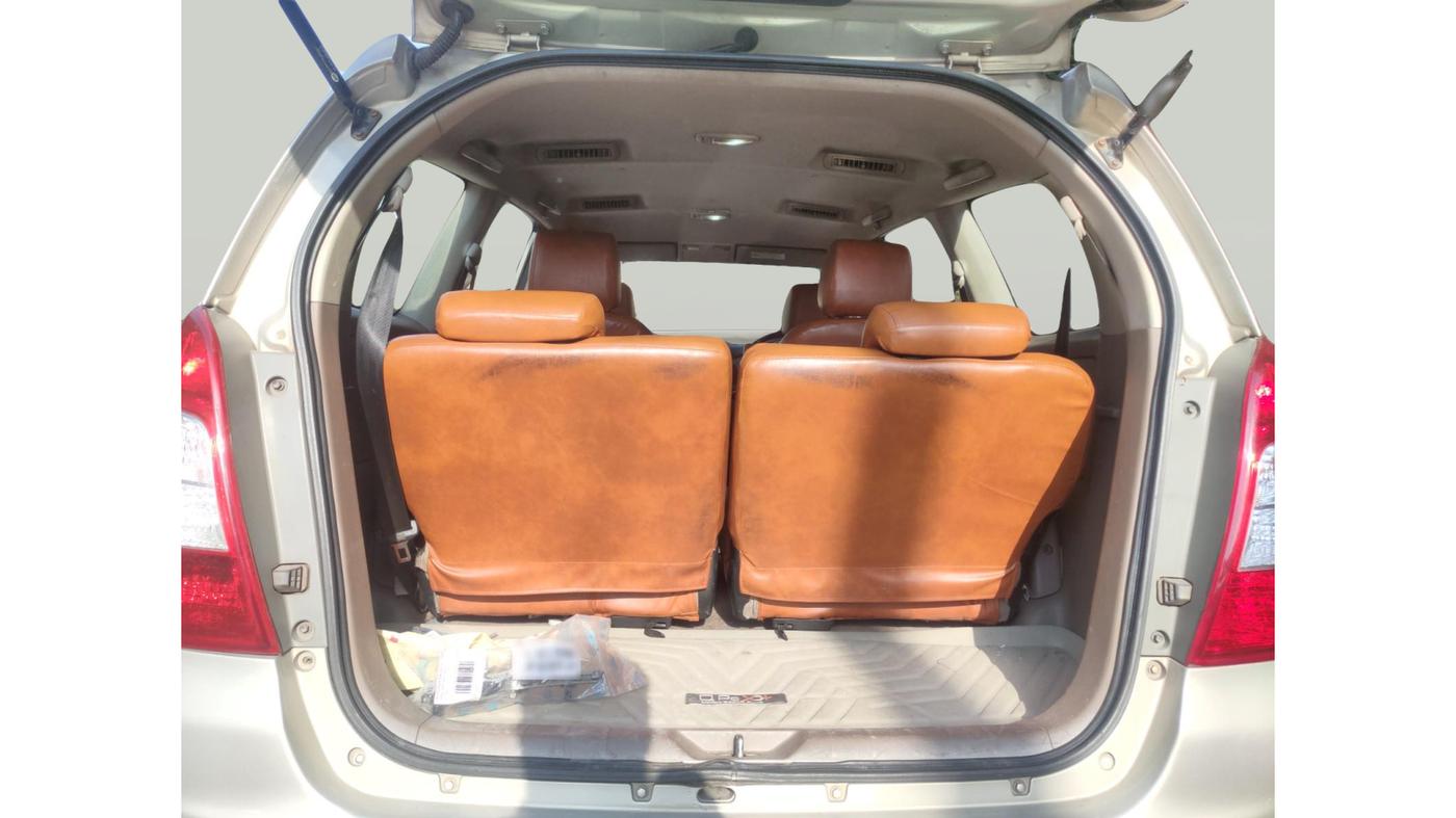 2015 Toyota Innova 2.5 VX 7 STR, Diesel, Manual, 1,43,443 km, exterior