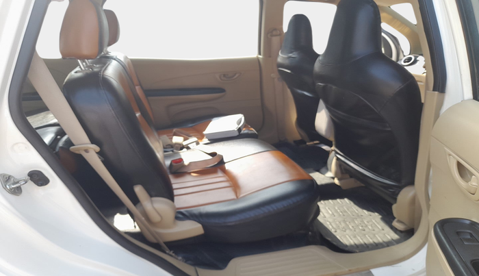 2014 Honda Mobilio 1.5L I-DTEC S, Diesel, Manual, 1,95,802 km, interior