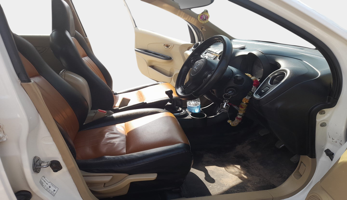 2014 Honda Mobilio 1.5L I-DTEC S, Diesel, Manual, 1,95,802 km, interior