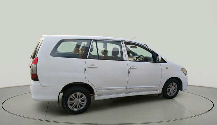 2014 Toyota Innova 2.5 GX 7 STR, Diesel, Manual, 1,74,246 km, exterior