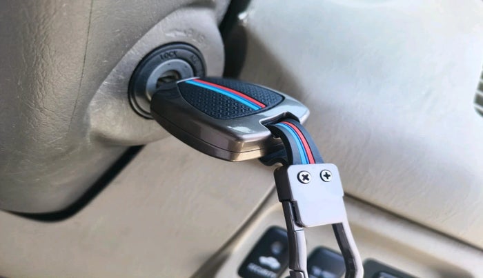 2014 Toyota Innova 2.5 GX 7 STR, Diesel, Manual, 1,28,340 km, interior