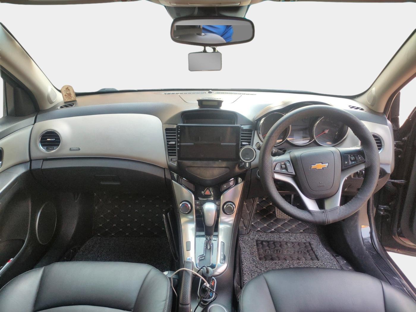 2014 Chevrolet Cruze LTZ AT, Diesel, Automatic, 1,66,227 km, interior
