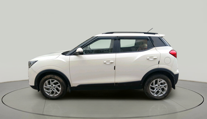 2022 Mahindra XUV300 W8 1.5 DIESEL, Diesel, Manual, 13,637 km, exterior