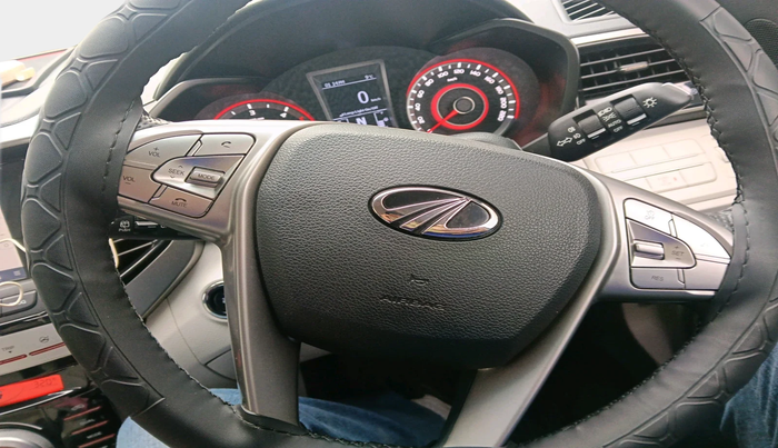 2022 Mahindra XUV300 W8 1.5 DIESEL, Diesel, Manual, 13,637 km, interior