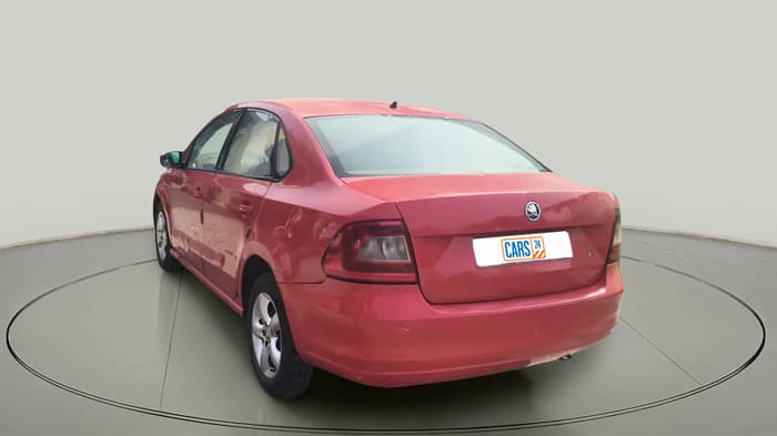 2013 Skoda Rapid ELEGANCE 1.6 TDI CR MT, Diesel, Manual, 1,45,716 km, exterior