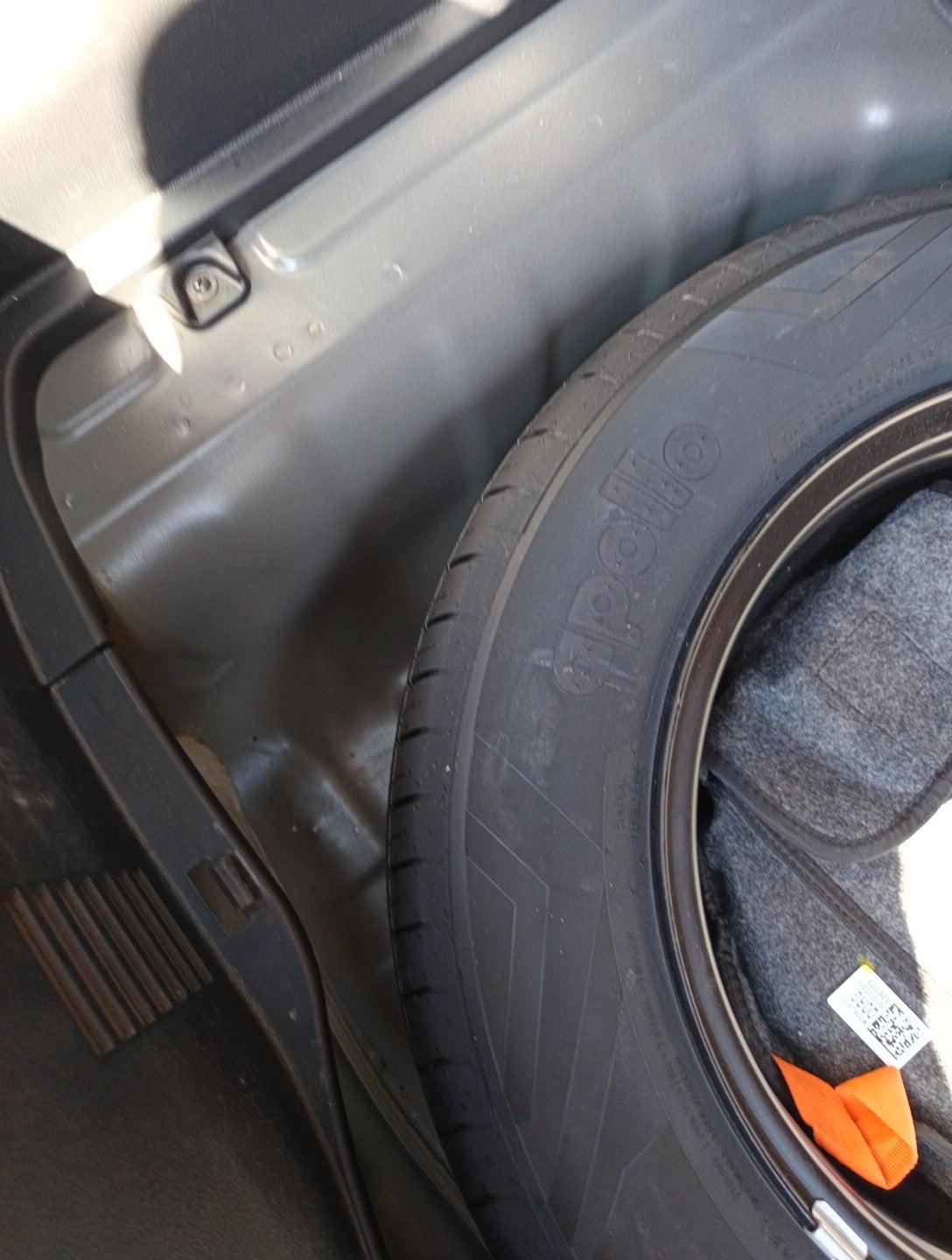 2023 Hyundai VENUE SX 1.2 PETROL, Petrol, Manual, 18,344 km, tyre