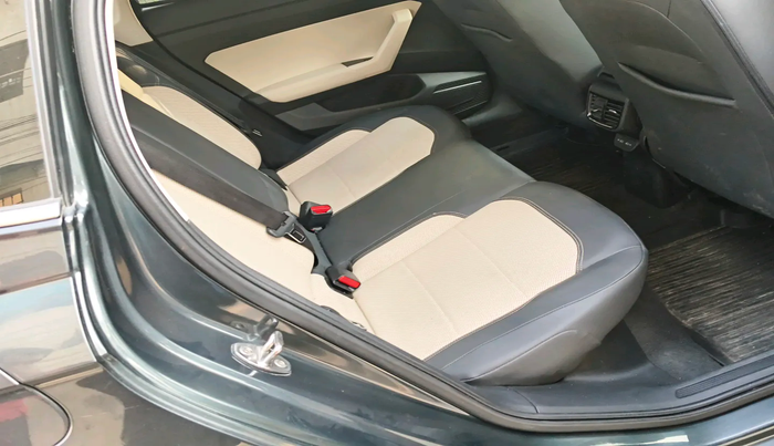 2023 Volkswagen VIRTUS TOPLINE TSI 1.0 AT, Petrol, Automatic, 17,007 km, interior