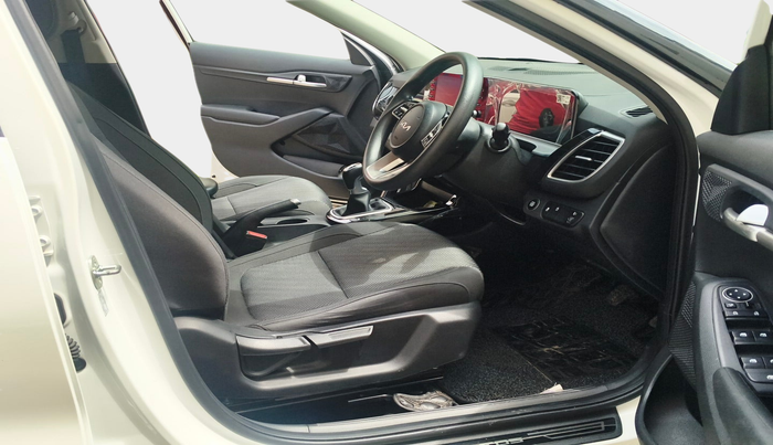 2024 KIA SELTOS HTK Plus 1.5 Diesel MT, Diesel, Manual, 29,682 km, interior