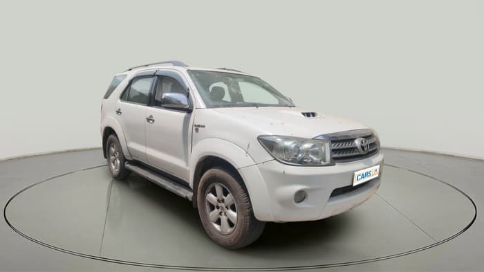2010 Toyota Fortuner 3.0 4X4 MT, Diesel, Manual, 1,61,783 km, exterior