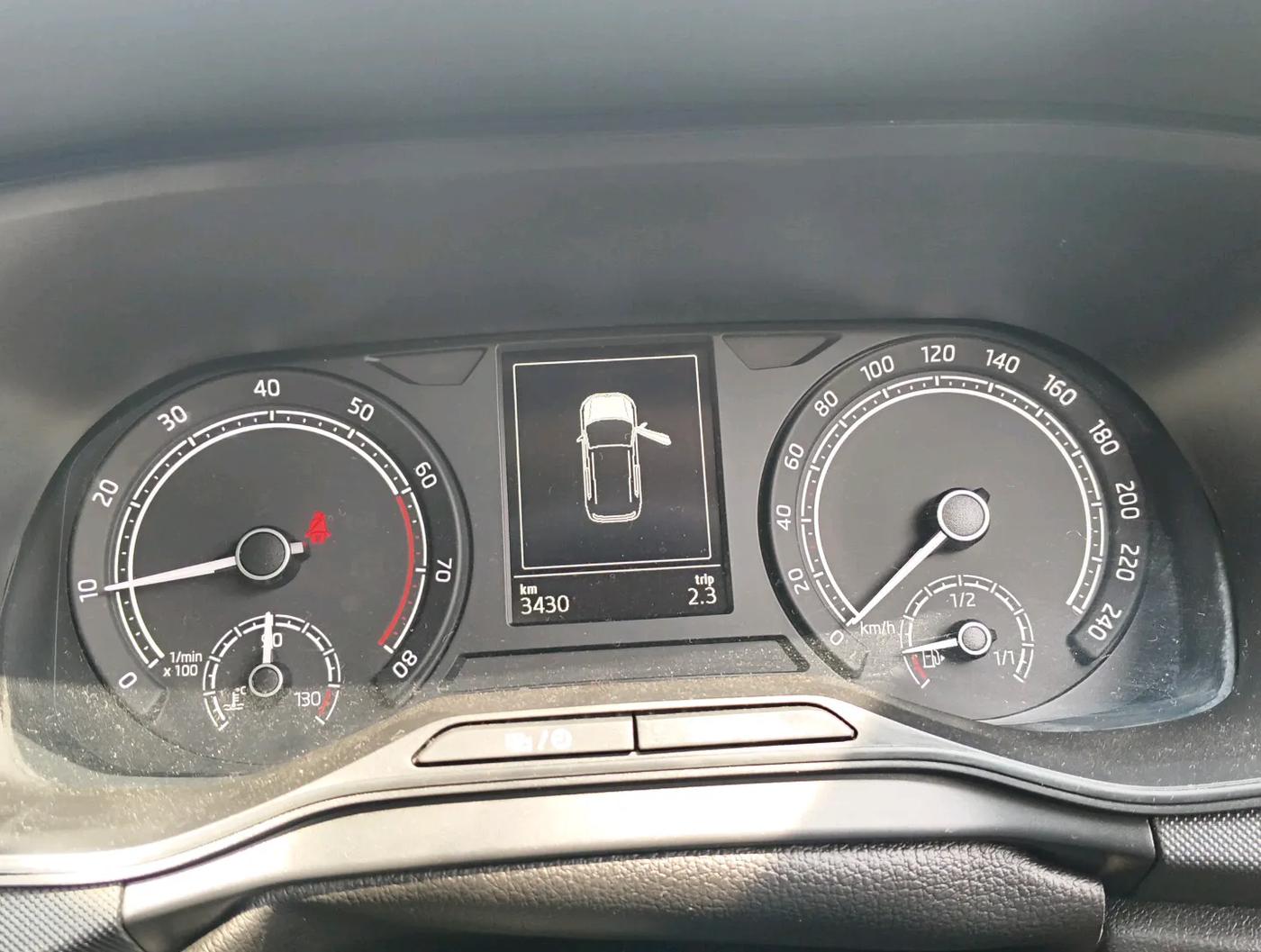 2025 Skoda KUSHAQ ACTIVE 1.0L TSI MT, Petrol, Manual, 3,800 km, interior