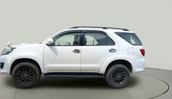 2014 Toyota Fortuner 3.0 4X2 AT, Diesel, Automatic, 2,11,313 km, exterior