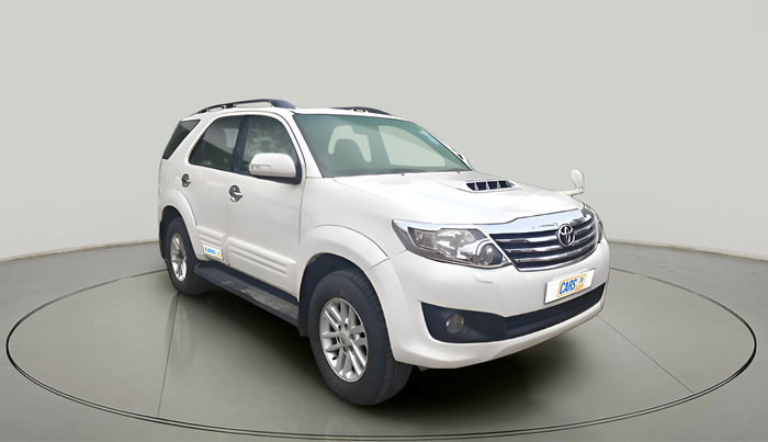 2014 Toyota Fortuner 3.0 4X2 AT, Diesel, Automatic, 2,11,313 km, exterior
