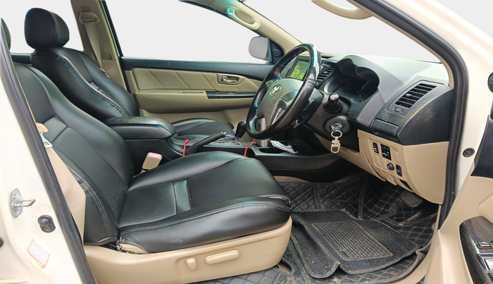 2014 Toyota Fortuner 3.0 4X2 AT, Diesel, Automatic, 2,11,313 km, interior