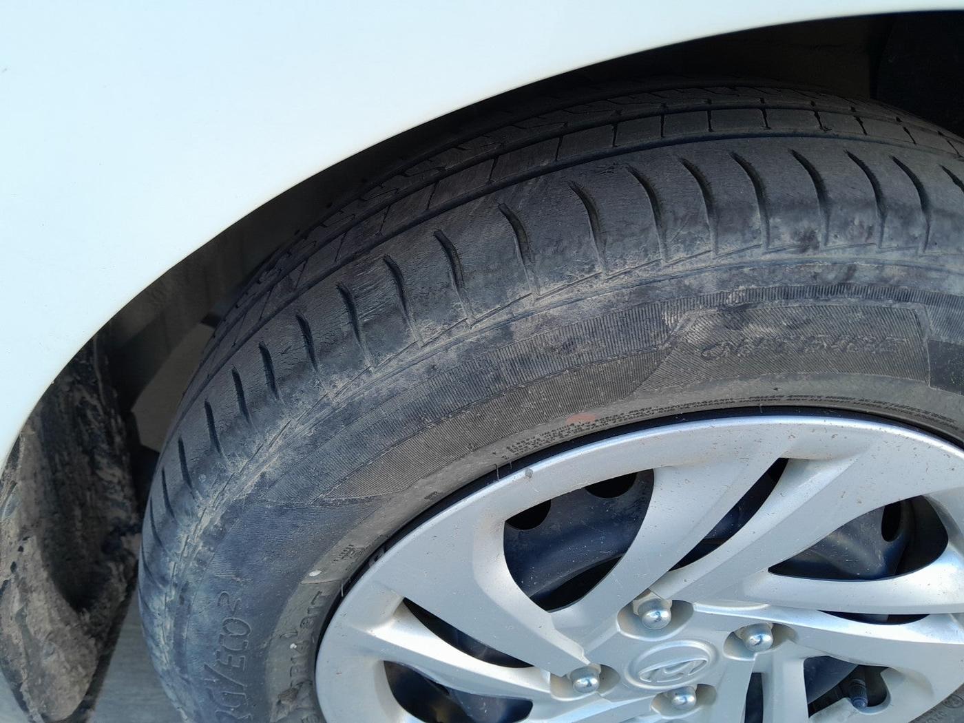 2021 Hyundai AURA S 1.2, Petrol, Manual, 20,624 km, tyre