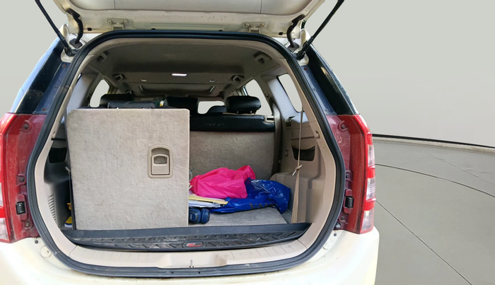 2018 Mahindra XUV500 W9, Diesel, Manual, 82,784 km, exterior