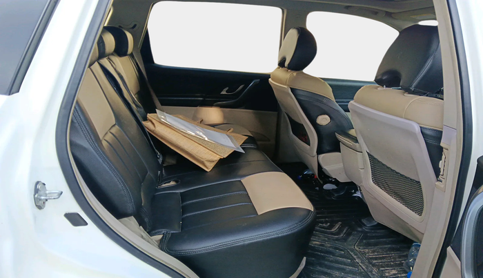 2018 Mahindra XUV500 W9, Diesel, Manual, 82,784 km, interior