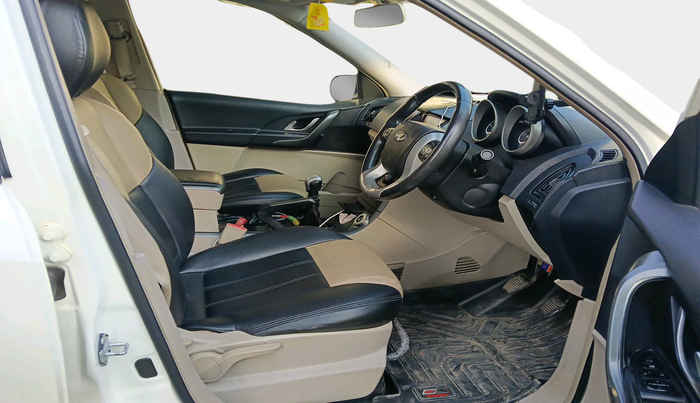 2018 Mahindra XUV500 W9, Diesel, Manual, 82,784 km, interior
