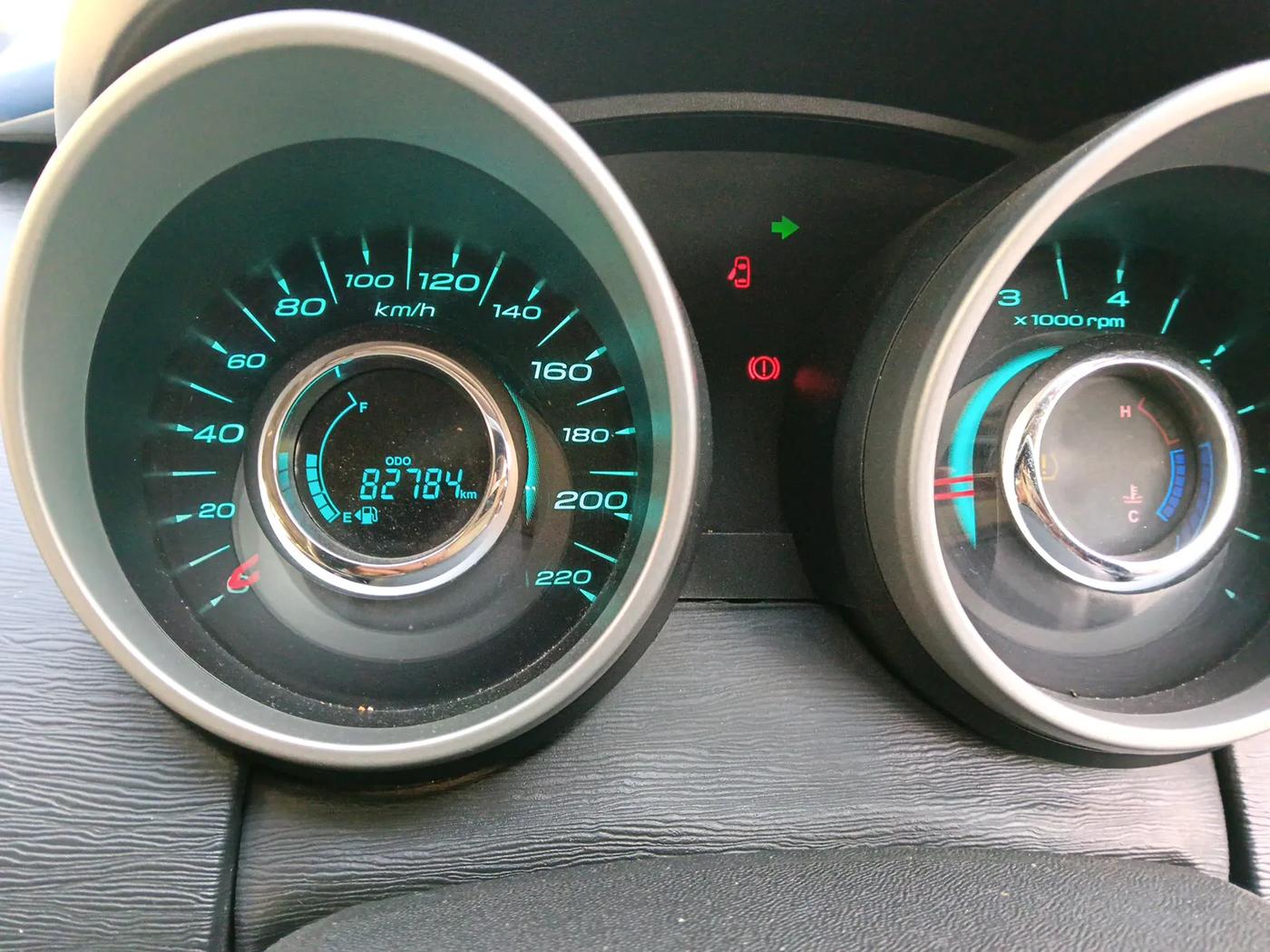 2018 Mahindra XUV500 W9, Diesel, Manual, 82,784 km, interior