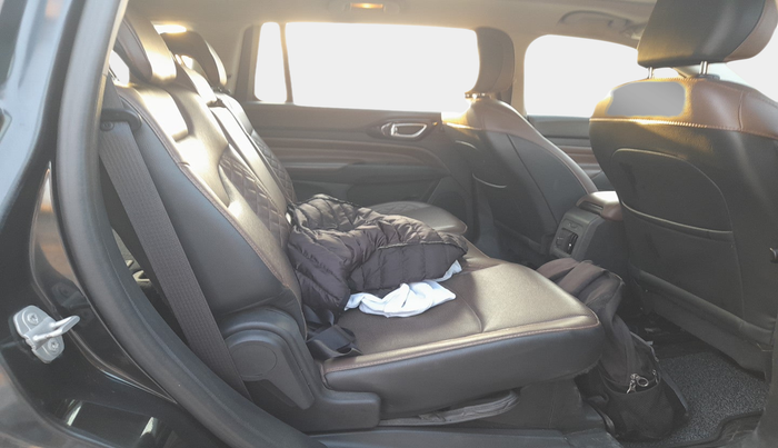 2023 Jeep MERIDIAN LIMITED (O) 4X4 AT, Diesel, Automatic, 24,200 km, interior