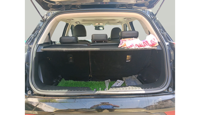 2022 Mahindra XUV300 W8 (O) 1.2 PETROL, Petrol, Manual, 42,819 km, exterior