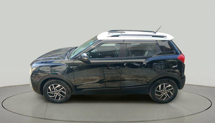 2022 Mahindra XUV300 W8 (O) 1.2 PETROL, Petrol, Manual, 42,819 km, exterior