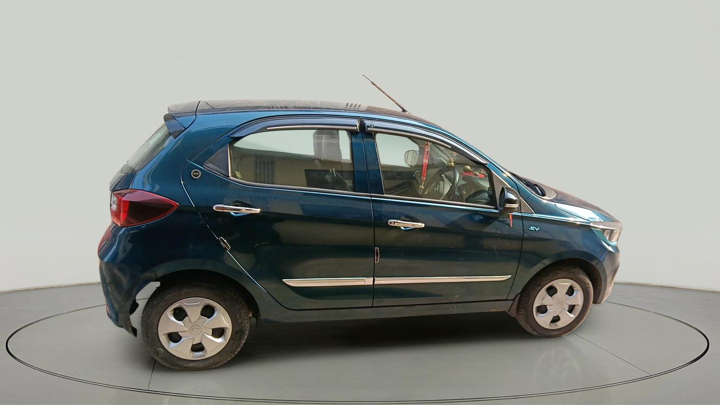2023 Tata TIAGO EV XT LONG RANGE, Electric, Automatic, 29,500 km, exterior