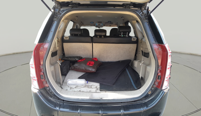 2015 Mahindra XUV500 W6, Diesel, Manual, 80,204 km, exterior