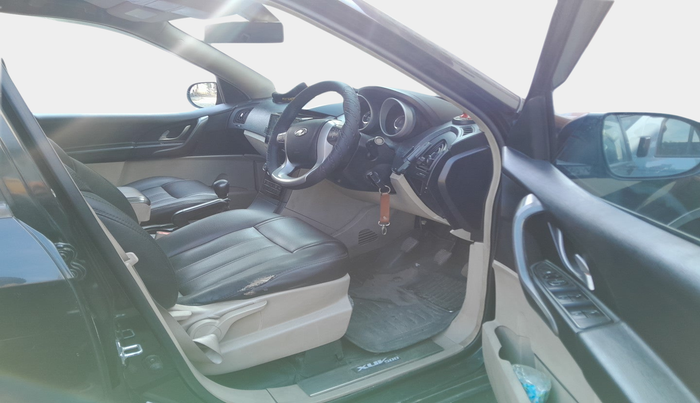 2015 Mahindra XUV500 W6, Diesel, Manual, 80,204 km, interior