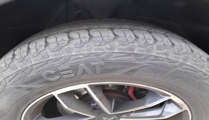 2015 Mahindra XUV500 W6, Diesel, Manual, 80,204 km, tyre