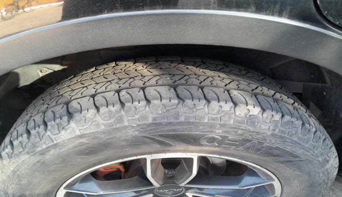 2015 Mahindra XUV500 W6, Diesel, Manual, 80,204 km, tyre