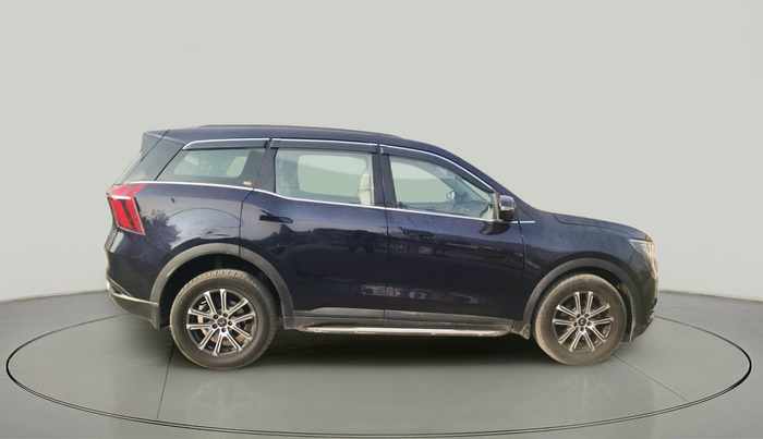 2022 Mahindra XUV700 AX 7 LUXURY D AT 7 STR, Diesel, Automatic, 1,25,855 km, exterior