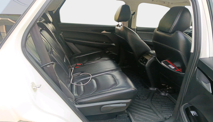 2021 MG HECTOR SHARP 2.0 DIESEL, Diesel, Manual, 1,12,297 km, interior