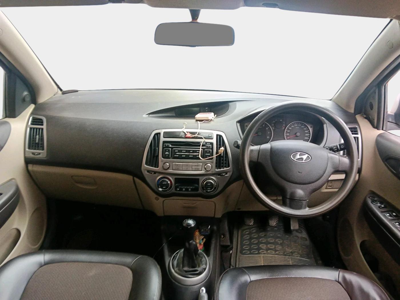 2013 Hyundai i20 MAGNA (O) 1.2, Petrol, Manual, 90,970 km, interior