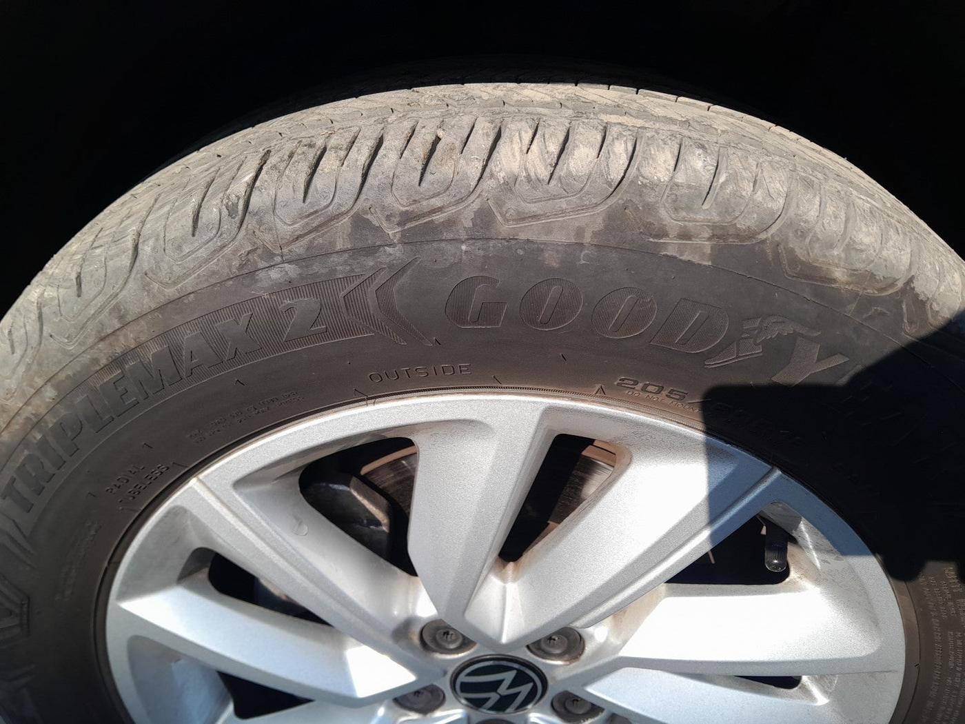 2022 Volkswagen TAIGUN HIGHLINE 1.0 TSI AT, Petrol, Automatic, 8,321 km, tyre
