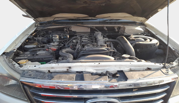 2012 Ford Endeavour 2.5L 4X2 MT, Diesel, Manual, 93,749 km, exterior