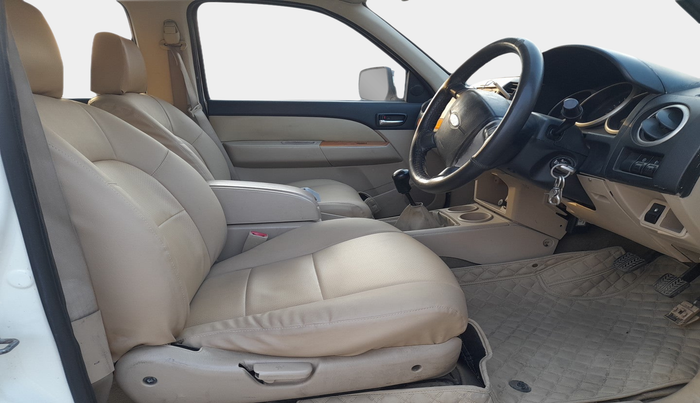 2012 Ford Endeavour 2.5L 4X2 MT, Diesel, Manual, 93,749 km, interior